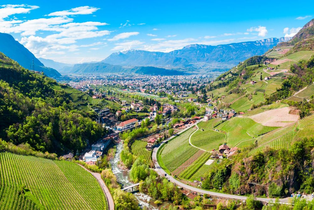 Milan to Bolzano - train, minivan, car tickets from US$38