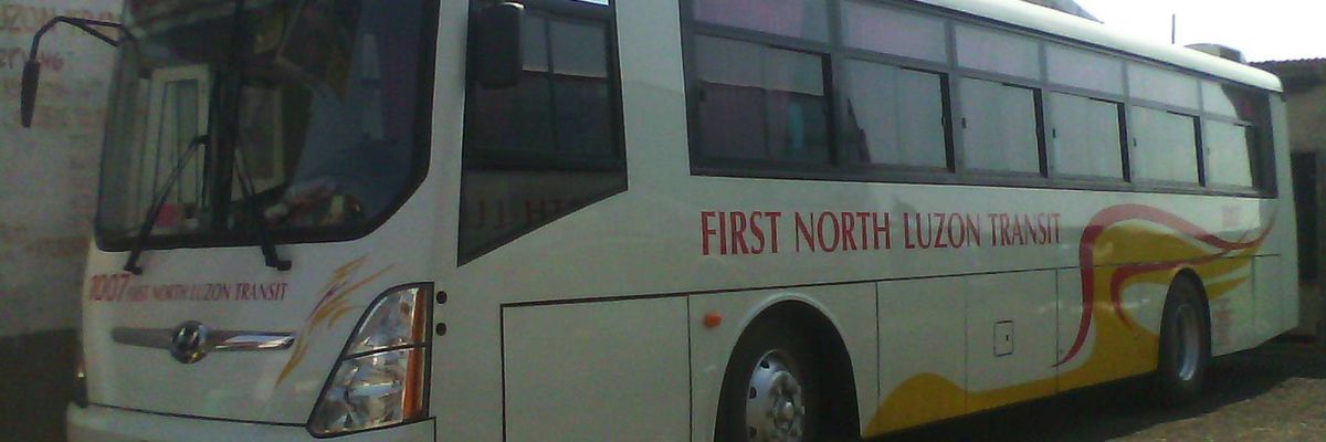 First North Luzon Transit Fahrgäste werden an ihr Ziel gebracht