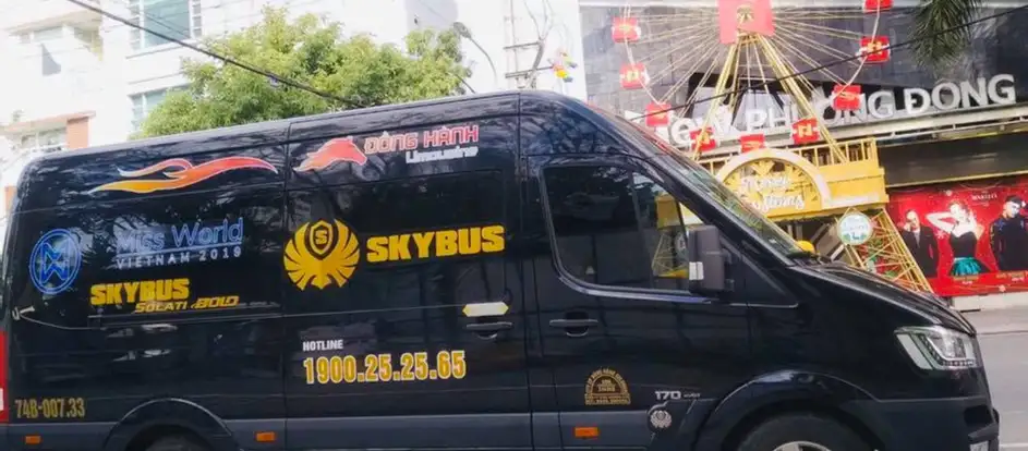 Dong Hanh Limousine llevar a los pasajeros a su destino de viaje