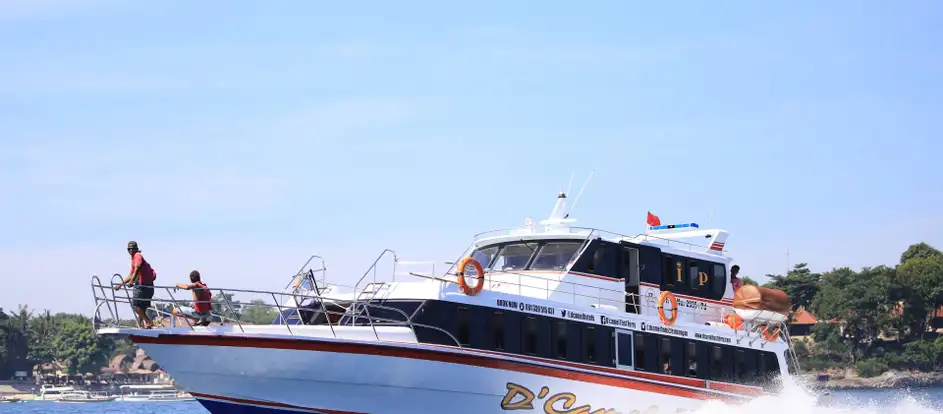 D'Camel Fast Ferry bringing passengers to their travel destination