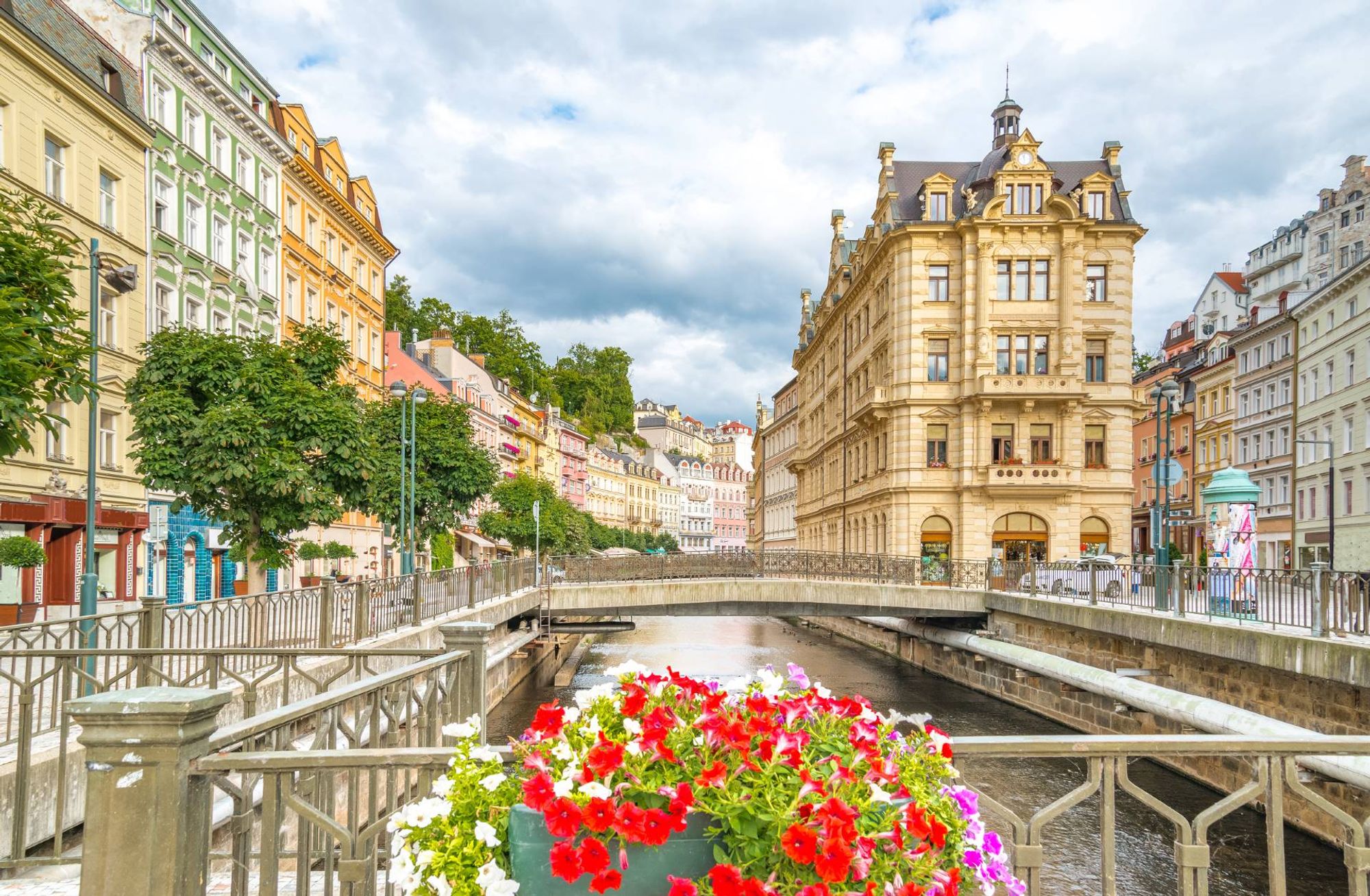 中心部の魅惑的な背景 Karlovy Vary