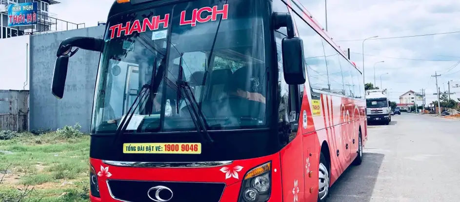 Thanh Lich bringing passengers to their travel destination
