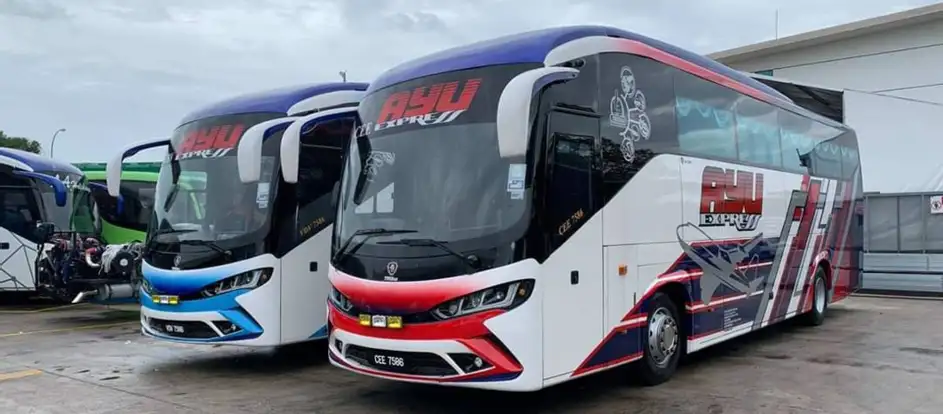 Ayu Express llevar a los pasajeros a su destino de viaje