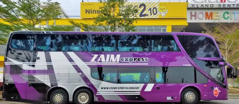 Zaim Express levando passageiros ao seu destino de viagem