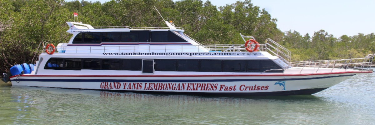 The Tanis Lembongan Express llevar a los pasajeros a su destino de viaje