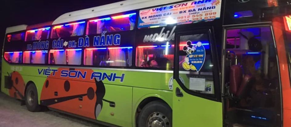 Viet Son Anh llevar a los pasajeros a su destino de viaje