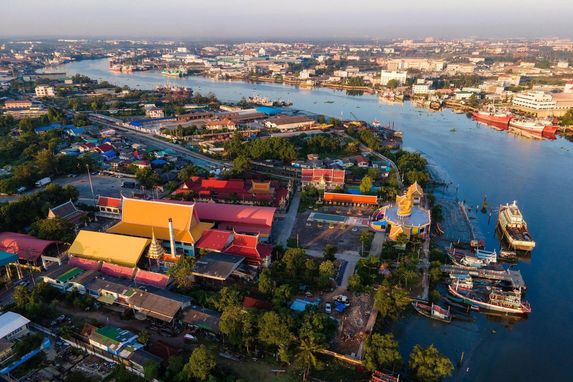 A captivating backdrop of central Samut Sakhon