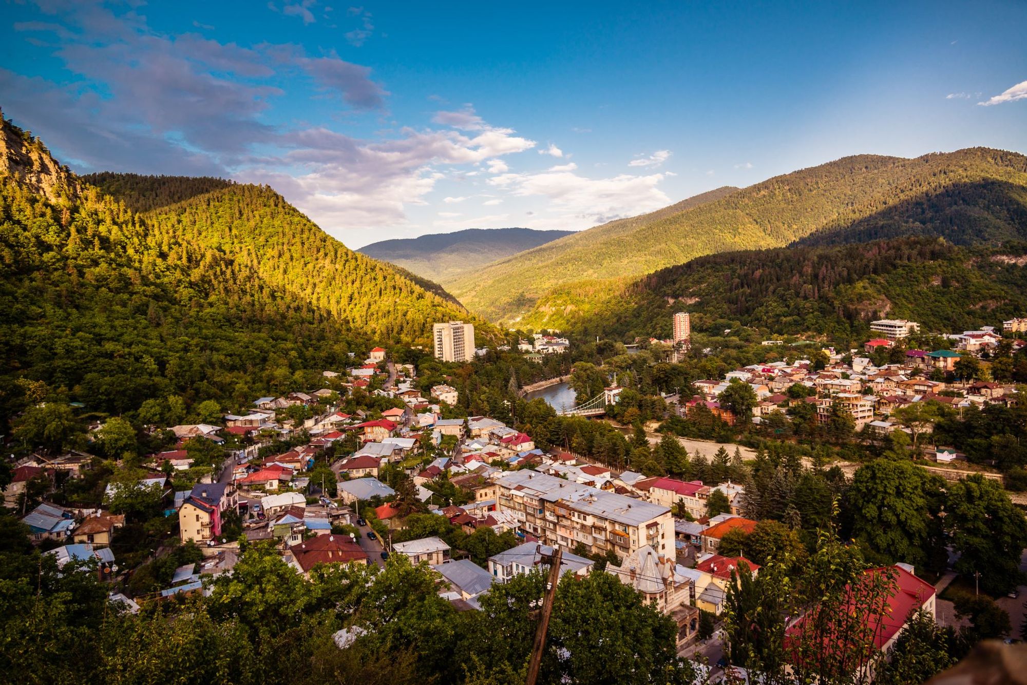 往中心看去，远处的风景令人叹为观止 Borjomi