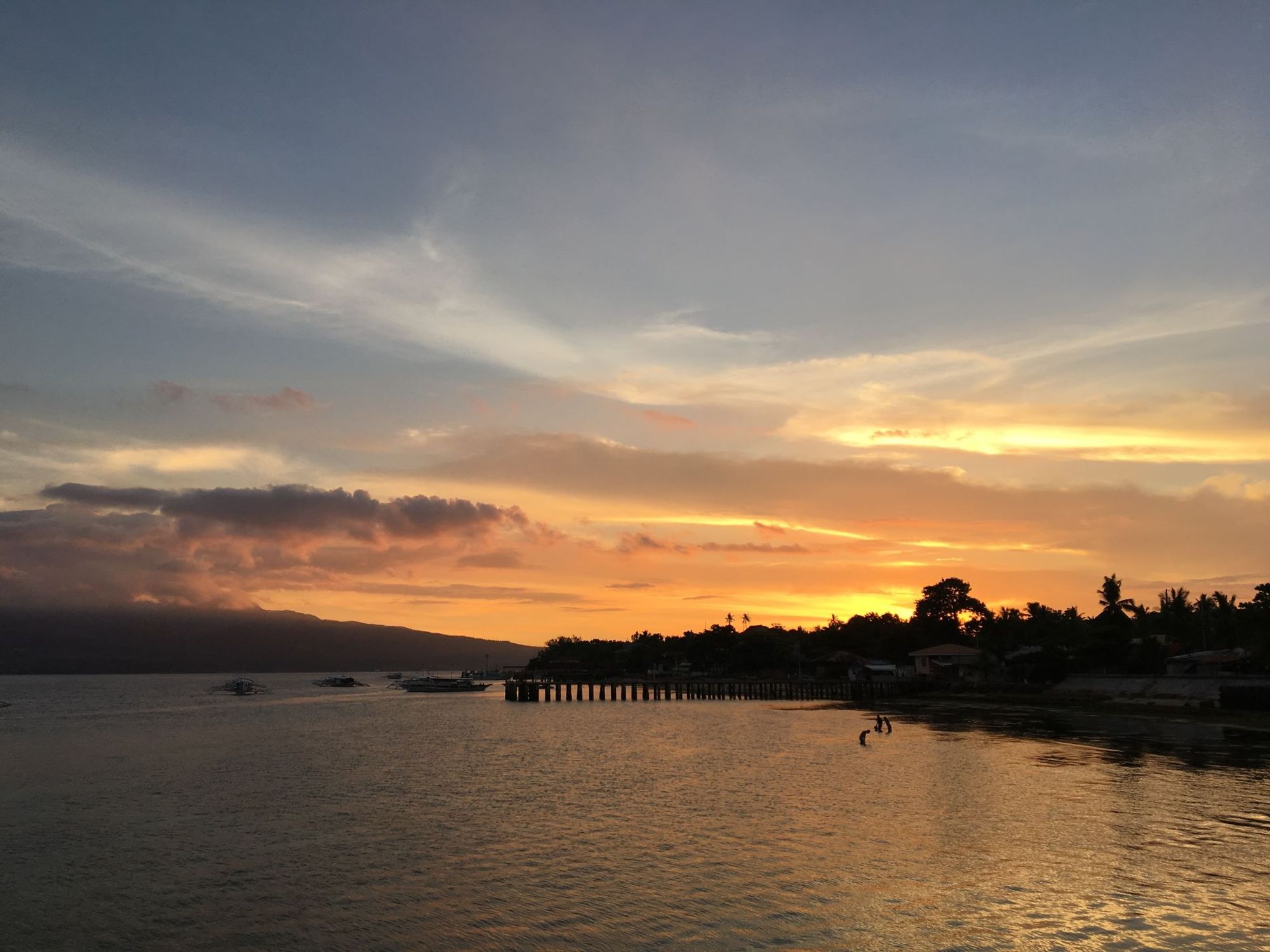 Liloan Port 이내의 역 Santander, Cebu, Philippines