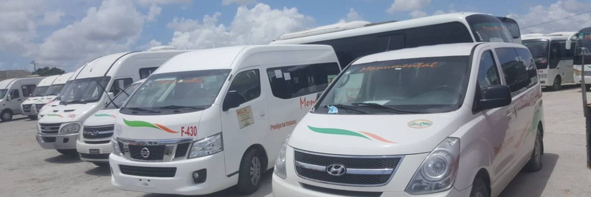 Jumbo Tours Dominican Republic llevar a los pasajeros a su destino de viaje