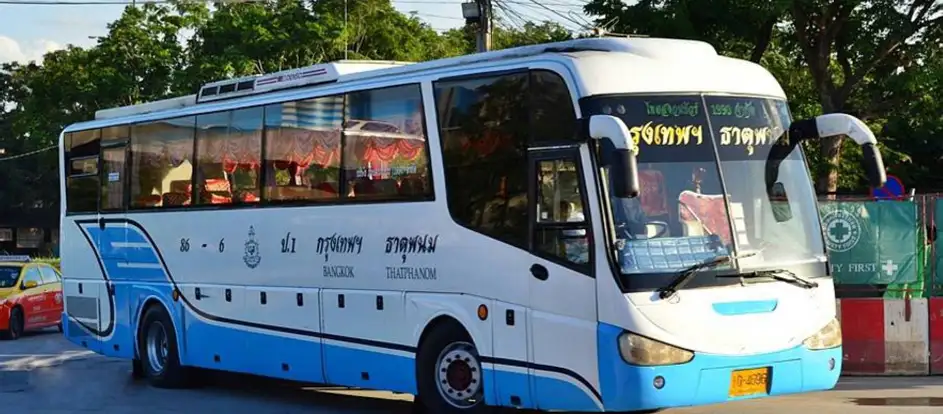 Thaisanuan Tour đưa hành khách tới điểm du lịch của mình