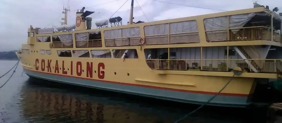Cokaliong Shipping 승객을 여행 목적지까지 운송