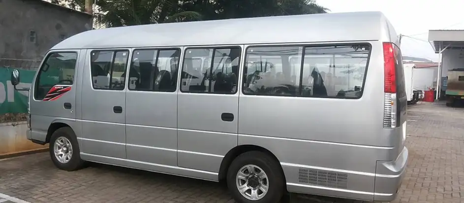 Nyaman Travel bringing passengers to their travel destination