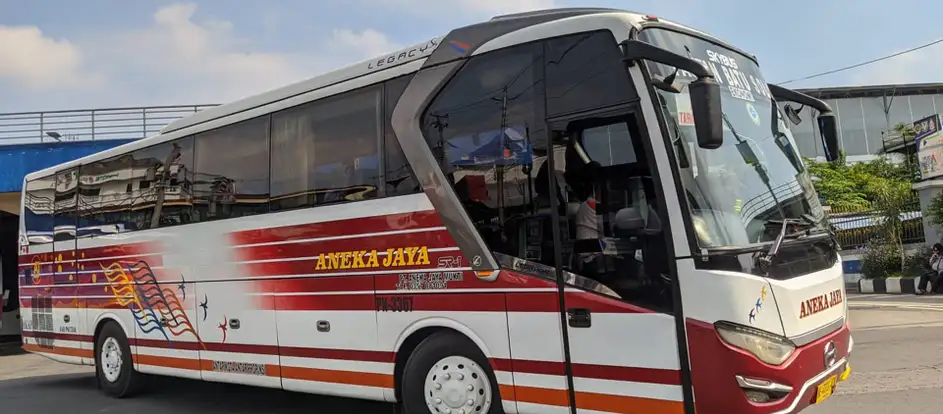 Aneka Jaya đưa hành khách tới điểm du lịch của mình