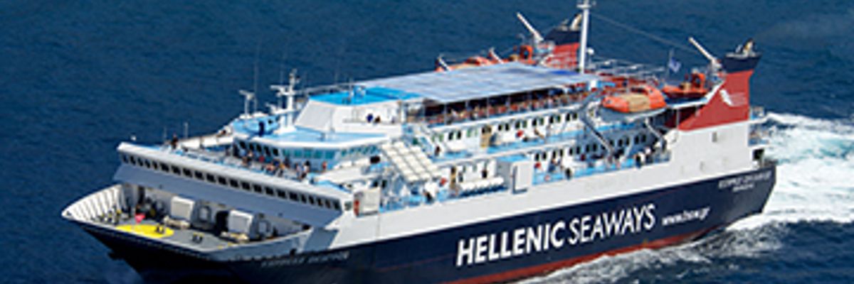Hellenic Seaways bringing passengers to their travel destination