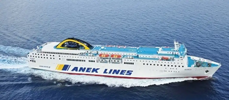 Anek Superfast bringing passengers to their travel destination