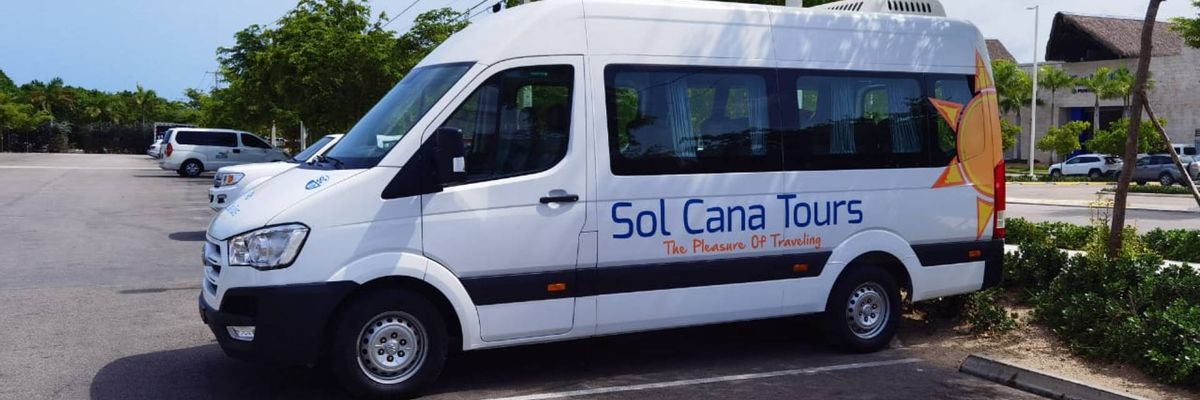 Sol Cana Tours bringing passengers to their travel destination