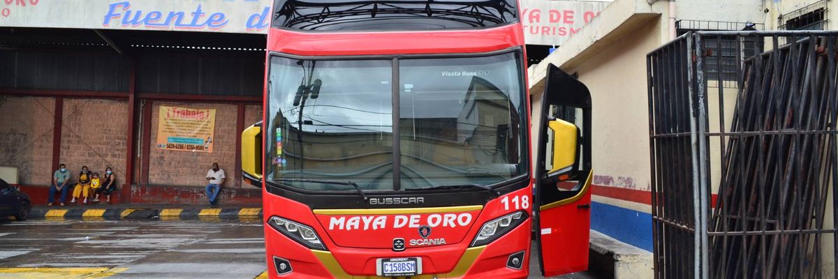 Maya de Oro Fahrgäste werden an ihr Ziel gebracht