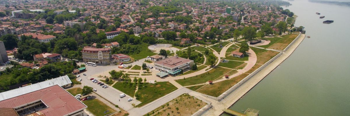 Eine bezaubernde Szenerie vom Zentrum aus Lom