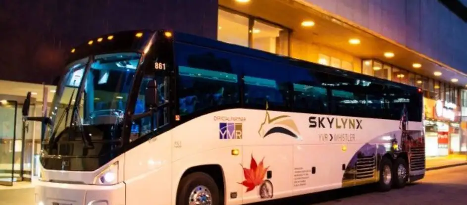 Skylynx Bus 승객을 여행 목적지까지 운송