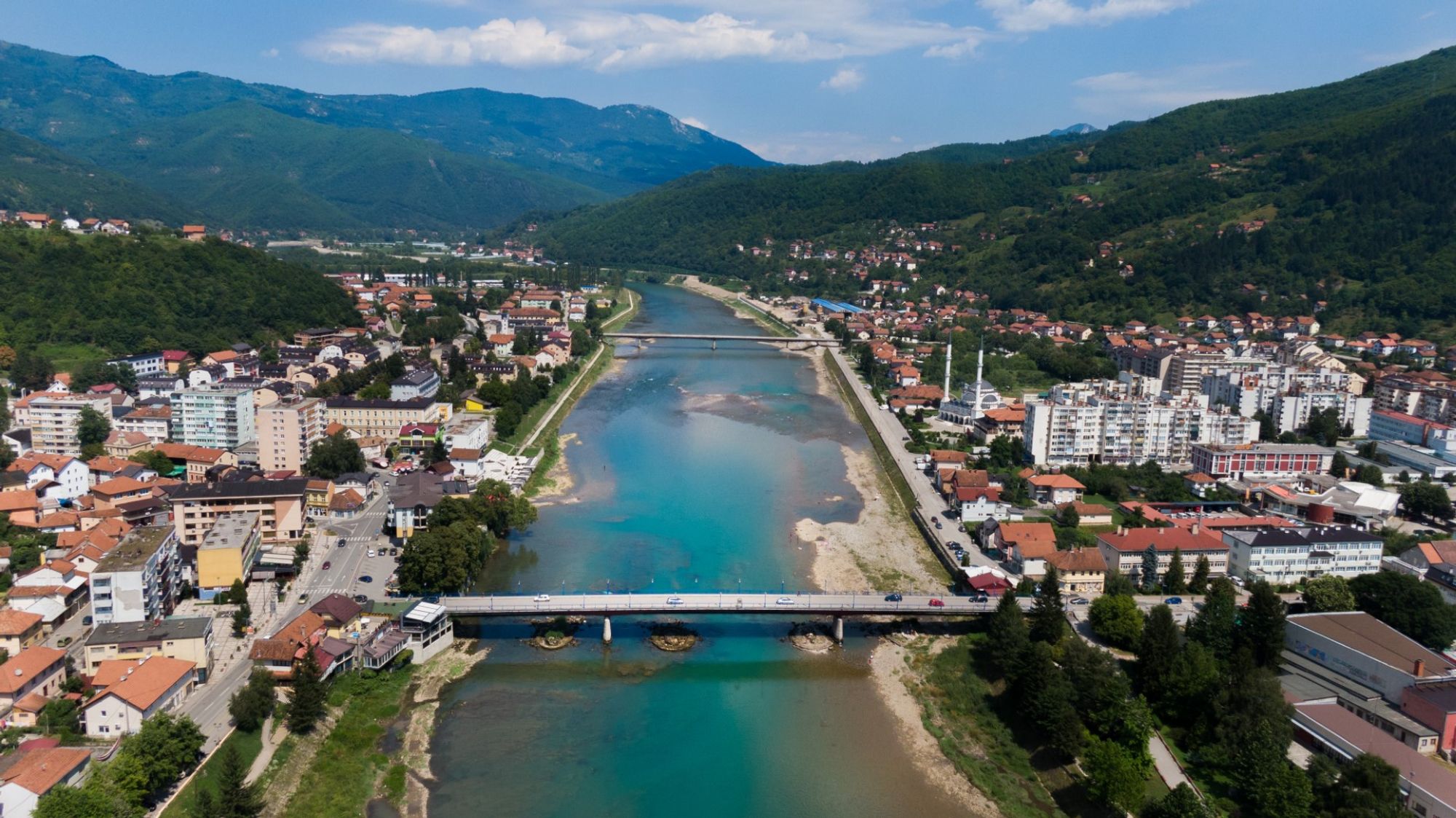 Um pano de fundo cativante do centro de Gorazde