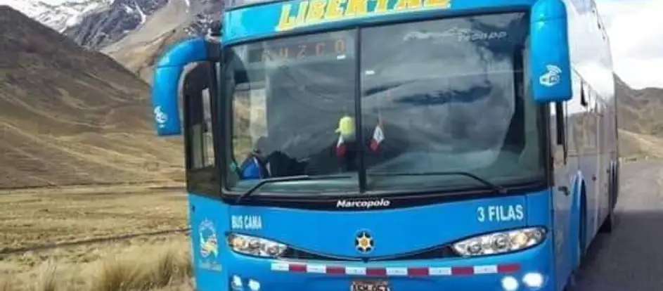 Transportes Libertad llevar a los pasajeros a su destino de viaje