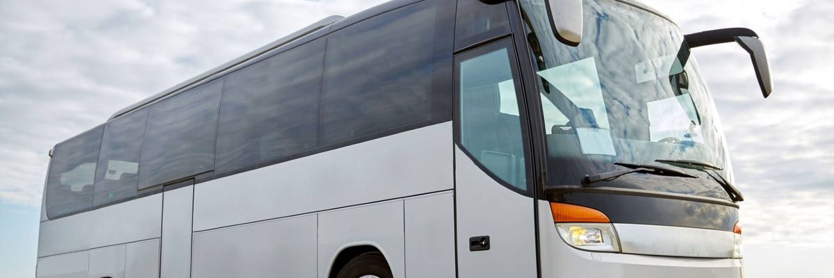 Expreso Tulcan Fahrgäste werden an ihr Ziel gebracht