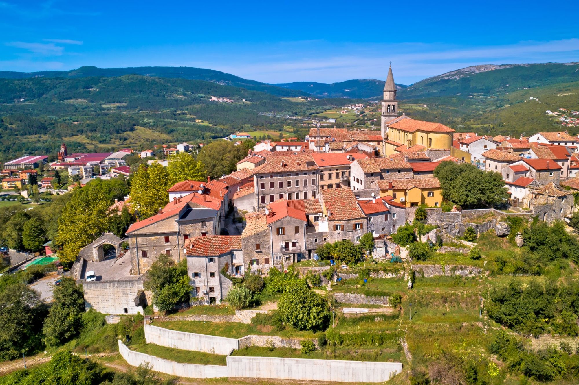 Buzet Bus terminal станция в пределах Buzet, Croatia