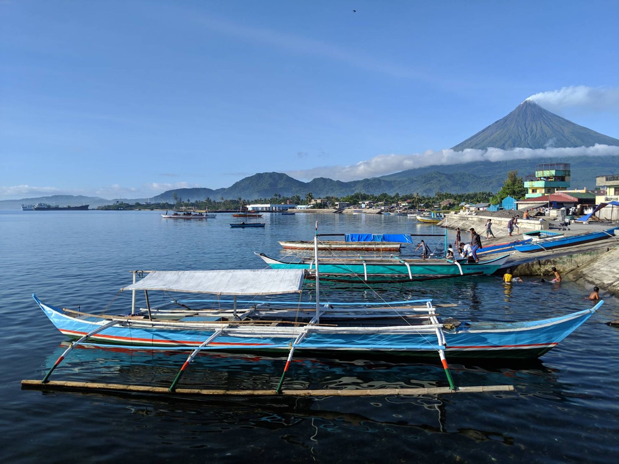 ฉากหลังที่มีเสน่ห์ของใจกลางเมือง Tabaco City, Bicol