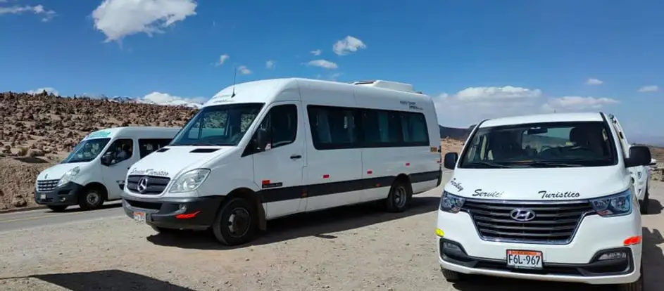 Puno Tours bringing passengers to their travel destination