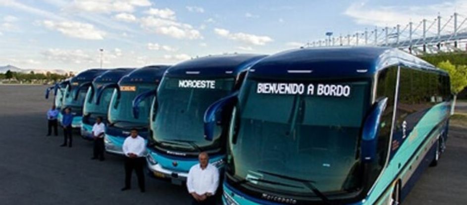 Autobuses del Noroeste llevar a los pasajeros a su destino de viaje
