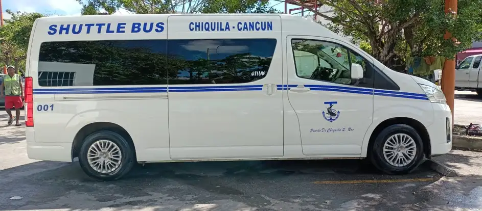 Chiquila Holbox Extreme 将乘客送到其旅行目的地