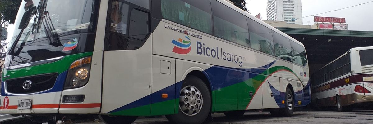 Bicol Isarog 乗客を旅行先に連れて行く