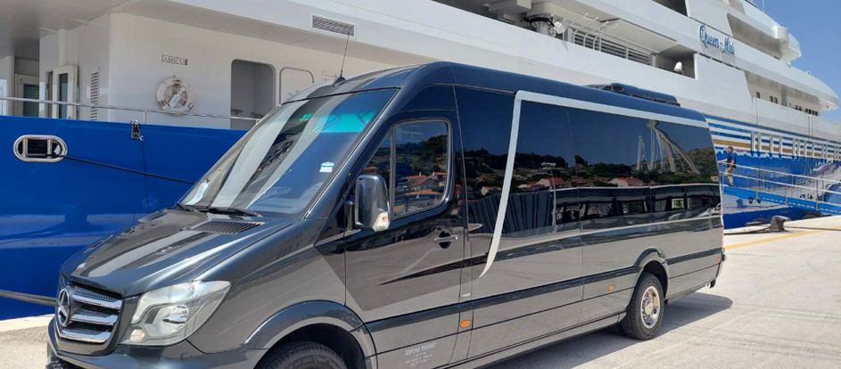 Dubrovnik Transport bringing passengers to their travel destination