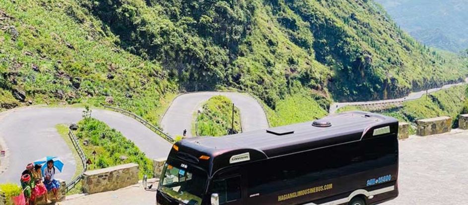 Ha Giang Limousine Bus bringing passengers to their travel destination