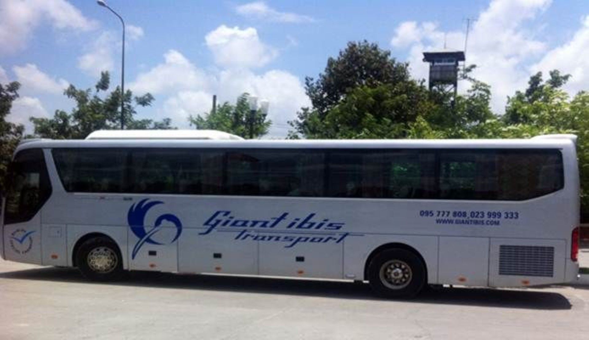 Tourist Bus 