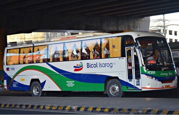Transports pour aller de Naga à Manila
