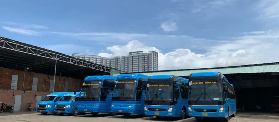 Khai Nam Transport 乗客を旅行先に連れて行く