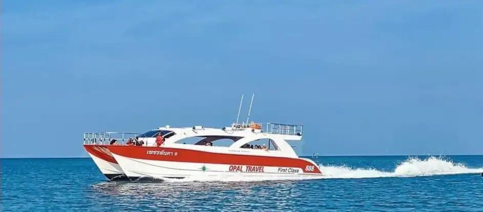 Opal Travel Speedboat bringing passengers to their travel destination