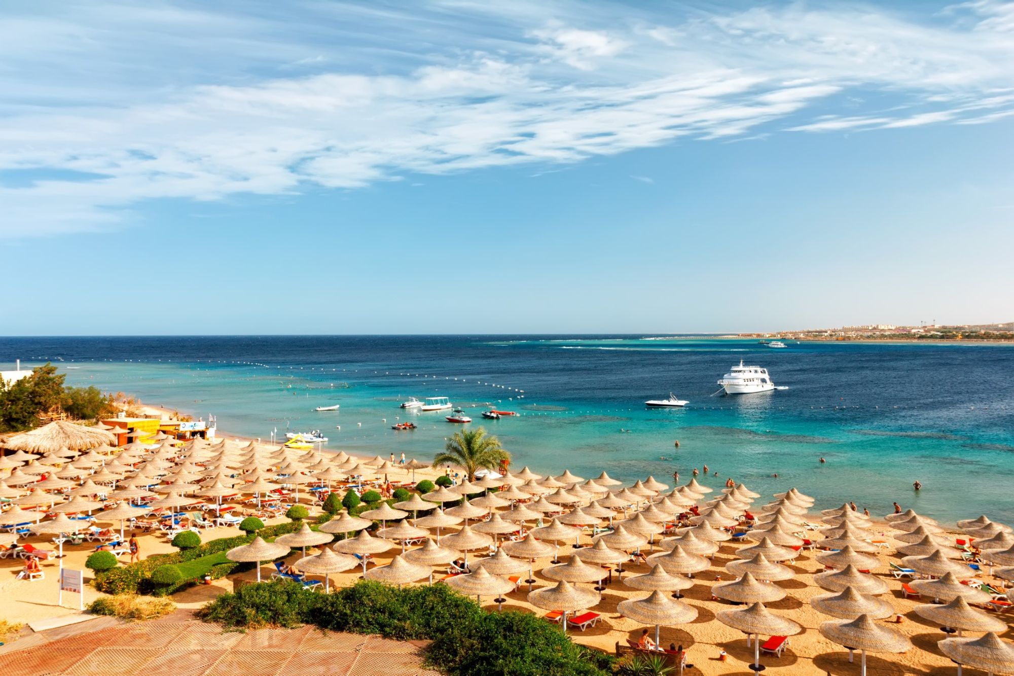 A captivating backdrop of central Makadi Bay