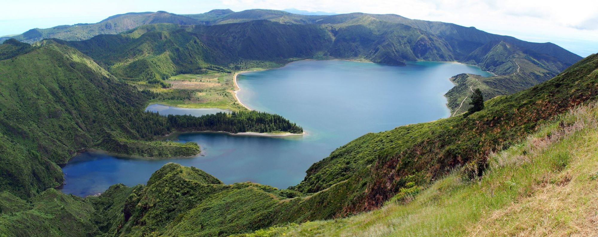 routes_hero-image-alt Lagoa do Fogo