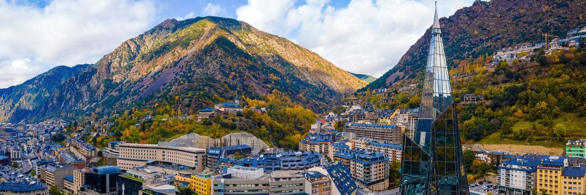 Eine schöne Aussicht vom Zentrum aus Andorra la Vella
