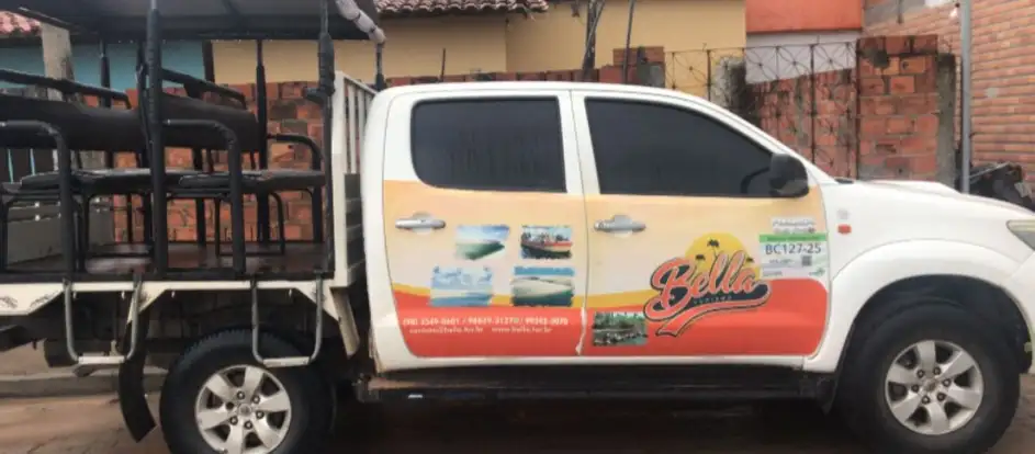 Bella Turismo 乗客を旅行先に連れて行く