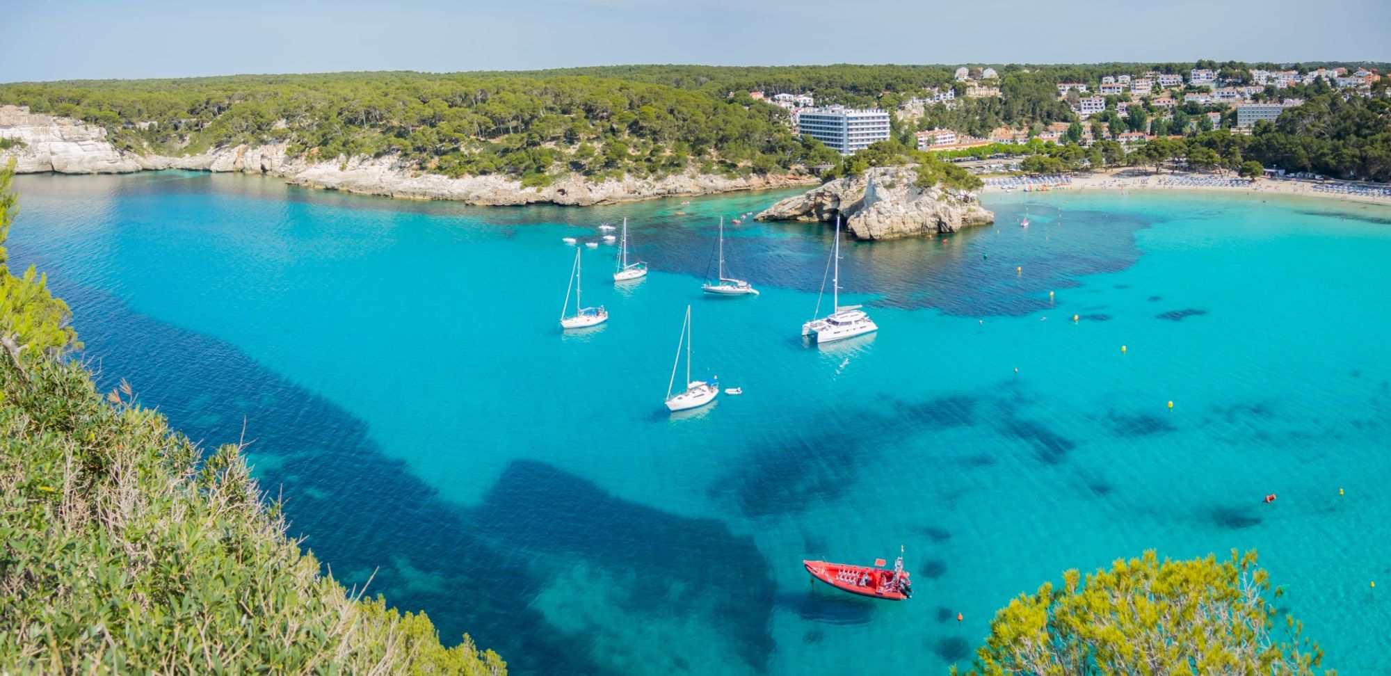 Cala Galdana - Any hotel station binnen Cala Galdana, Spain