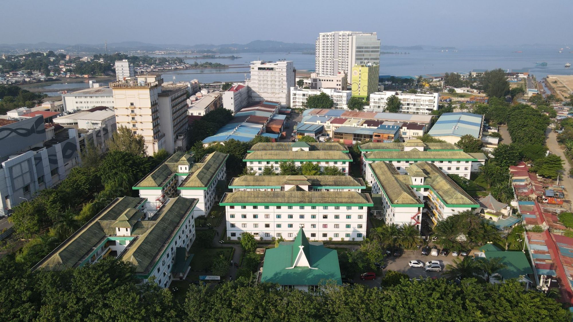 Một khung cảnh phía sau đầy lôi cuốn nhìn về khu trung tâm Harbour Bay