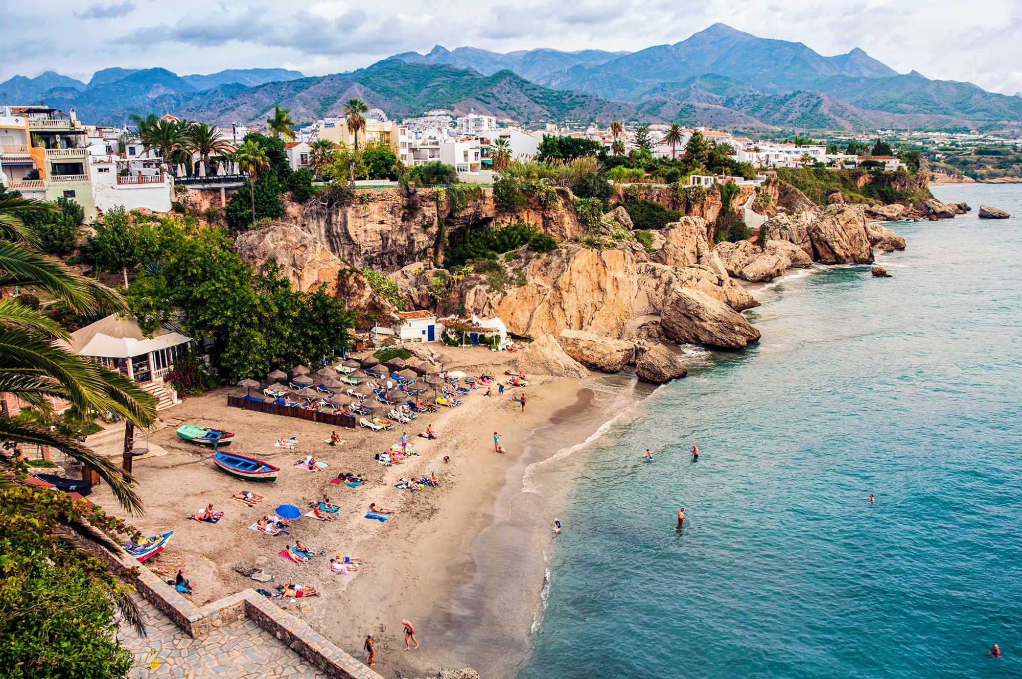 Een innemende achtergrond van centraal Nerja