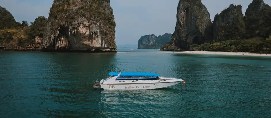 Railay Eco Tour bringing passengers to their travel destination