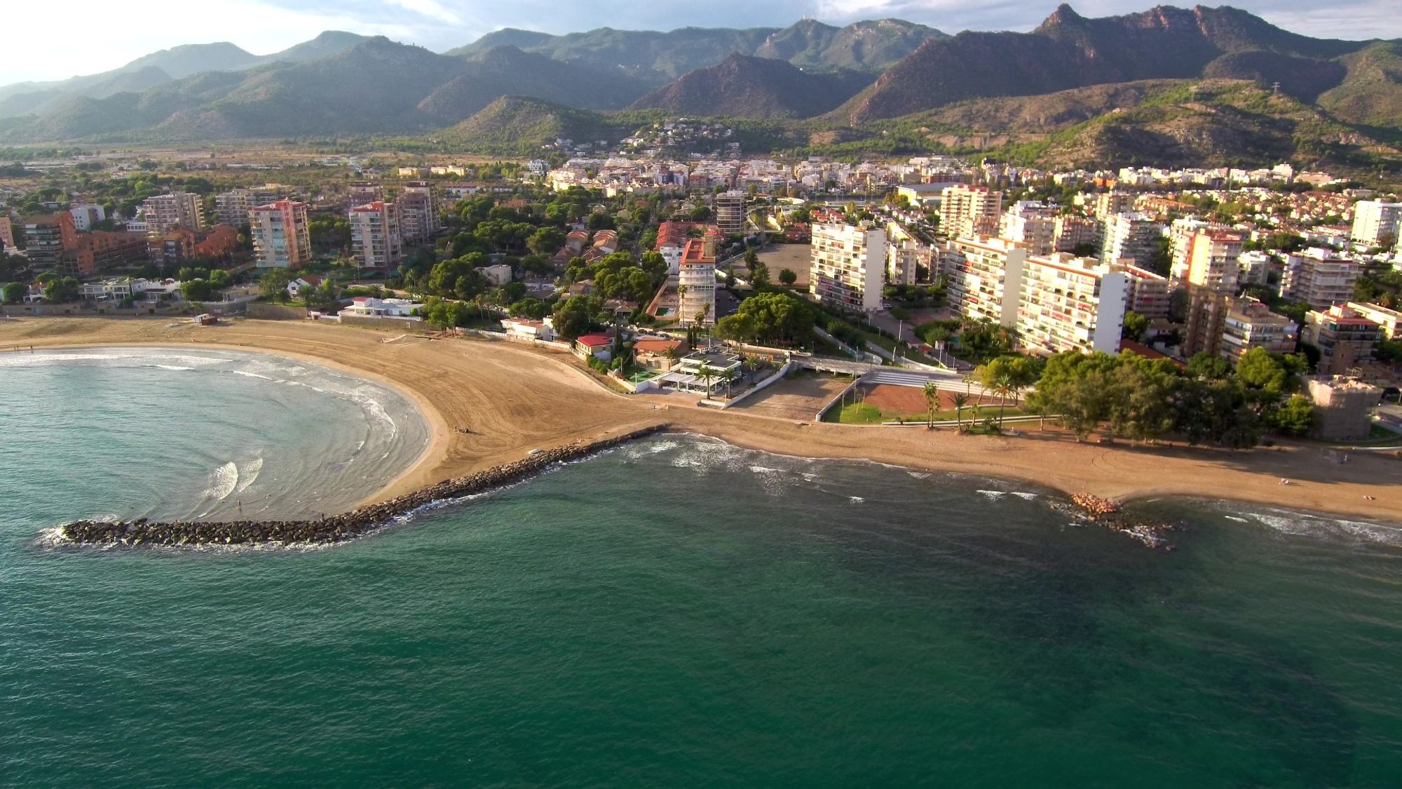 往中心看去，远处的风景令人叹为观止 Benicassim