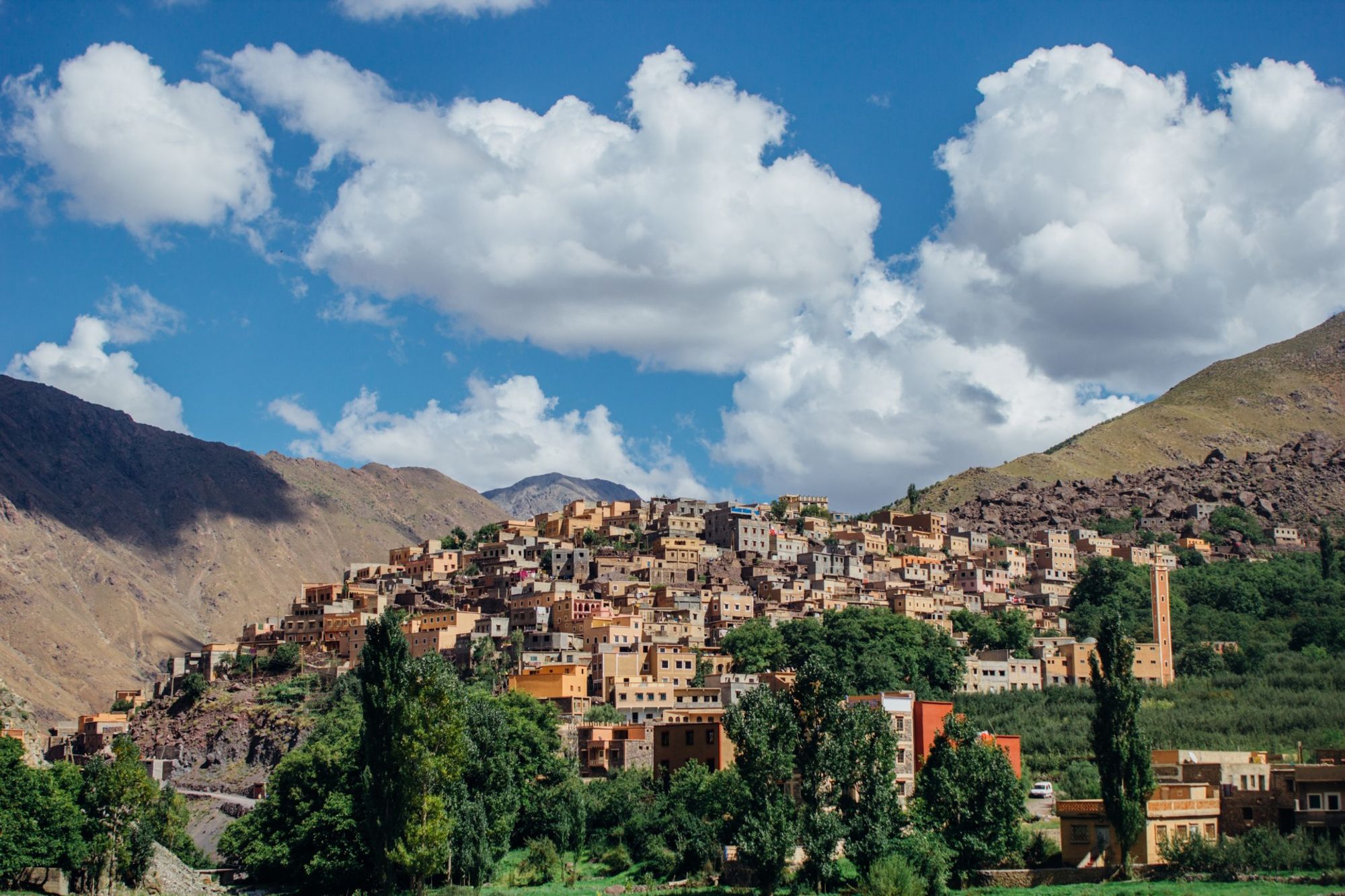 Um pano de fundo cativante do centro de Asni