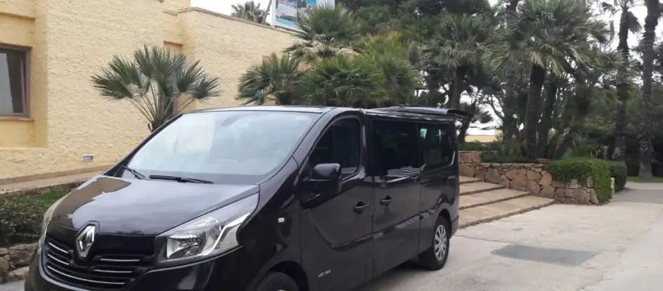 Transfer Taormina llevar a los pasajeros a su destino de viaje